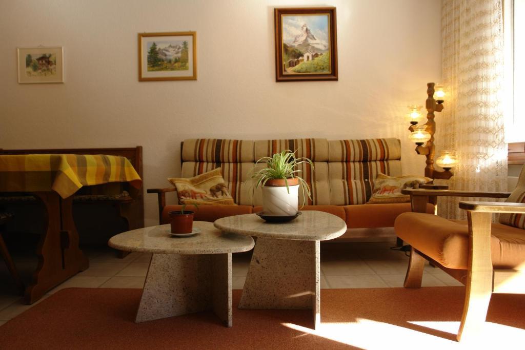 Myzermatt Monazit Apartman Szoba fotó