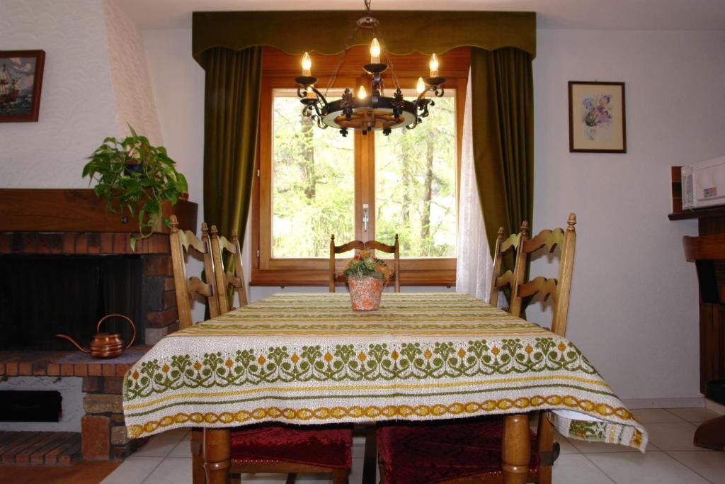 Myzermatt Monazit Apartman Szoba fotó
